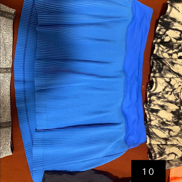 BLUE LULULEMON SKIRT - Picture 2 of 2